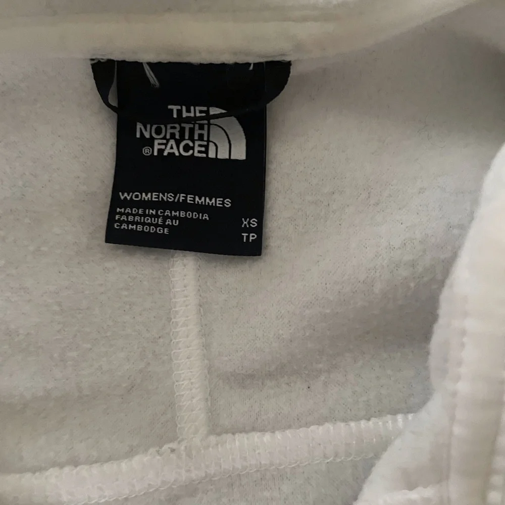 The North Face White Quarter-Zip Sweatshirt - Picture 5 of 5